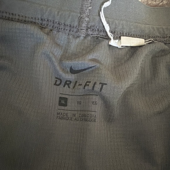 Nike Running Shorts Mens XL Gray Dri-Fit Athletic Training Running Lightweight - Picture 3 of 7